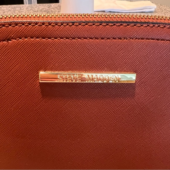 Steve Madden Cognac Brown Crossbody - Picture 3 of 3